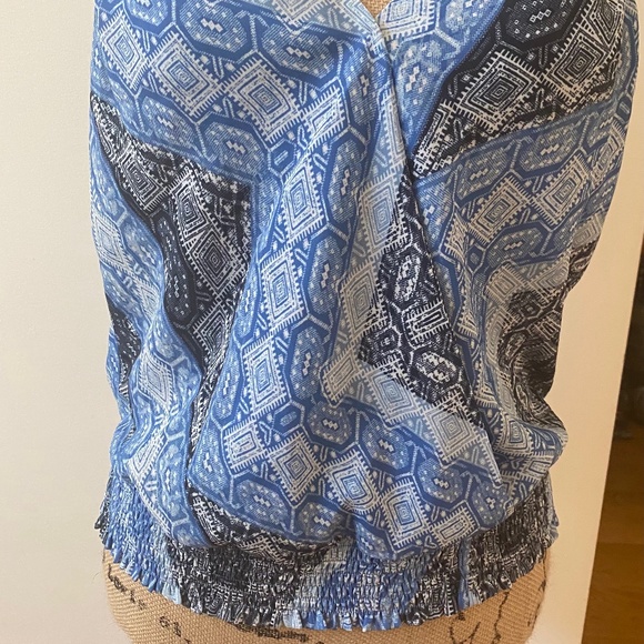 Heartloom Cora Top in Azura - Size Medium - Picture 5 of 5